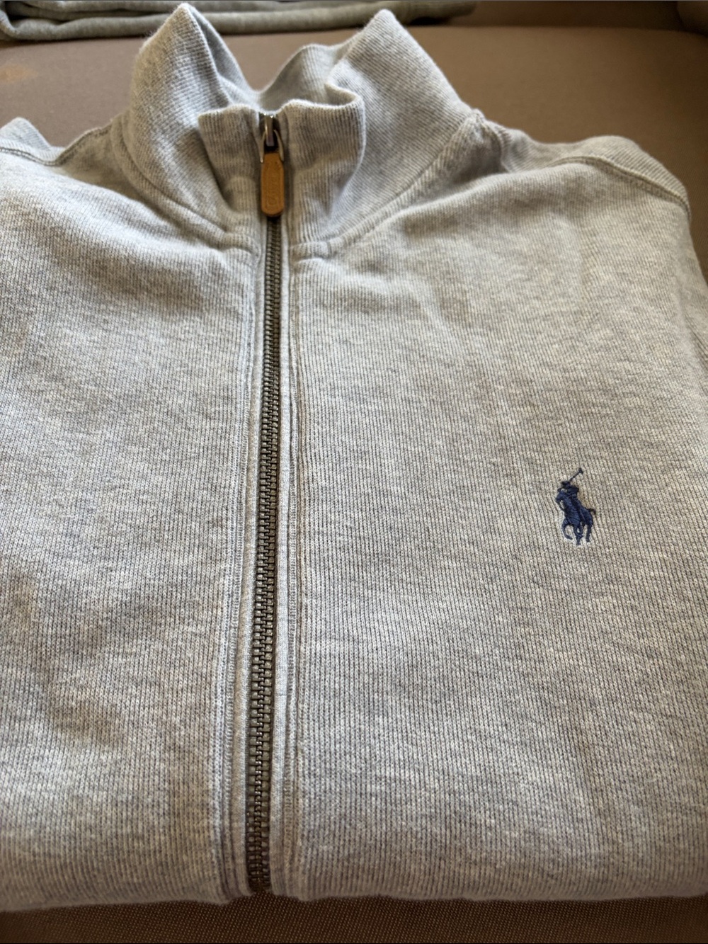 Full zipped sweatshirt